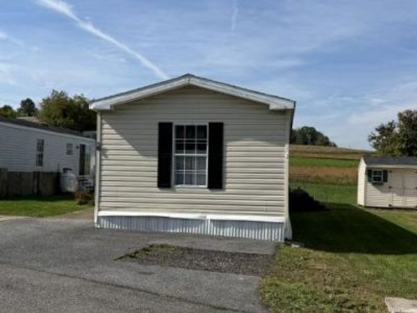 6 GREEN ACRES ROAD, KUTZTOWN, PA 19530
