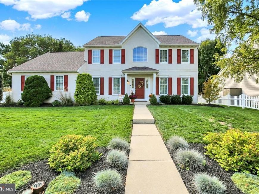 300 Elizabeth Drive, Sinking Spring, PA 19608 Main Photo