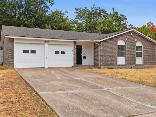 1312 Greenway Drive , Mesquite, TX 75149