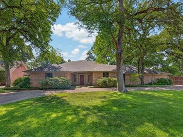 3520 Elm Creek Court, Fort Worth, TX 76109