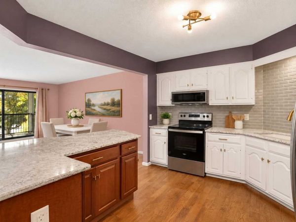 3030 Saint Albans Mill Road, Unit 211, Minnetonka, MN 55305