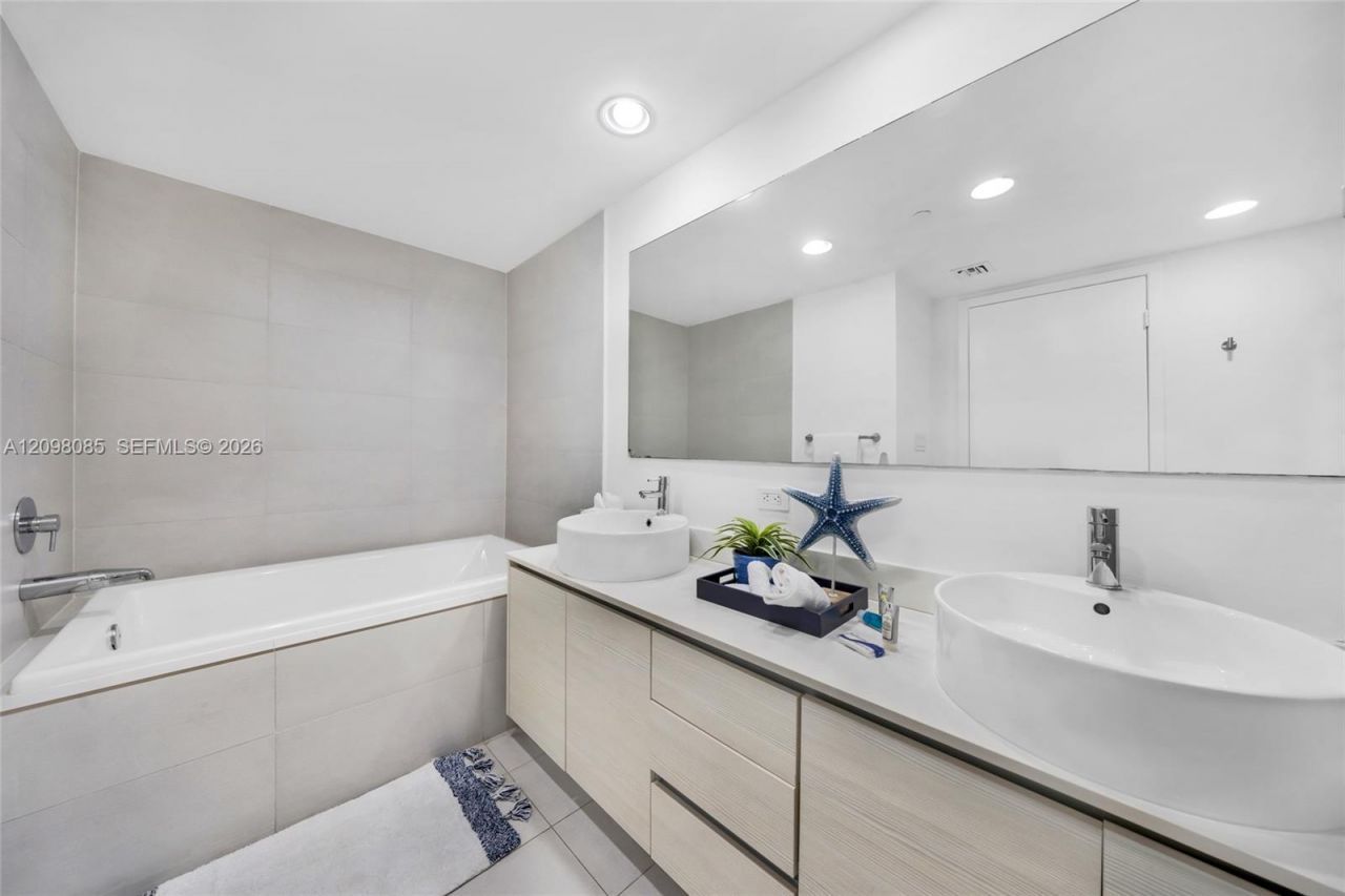 2600 E Hallandale Beach Blvd , Unit T1102, Hallandale Beach, FL 33009 Photo