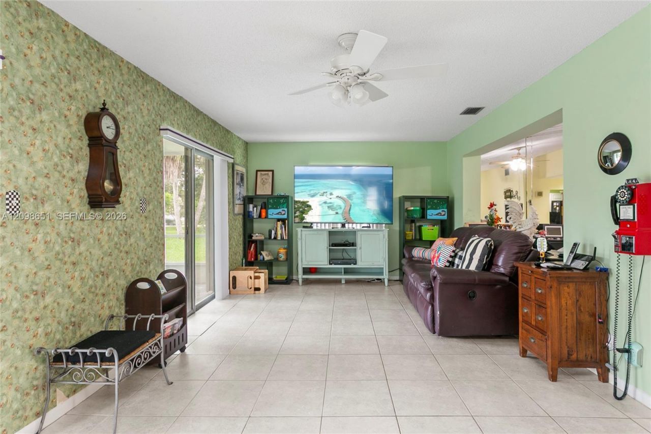 10307 NW 70th St, Tamarac, FL 33321 Photo