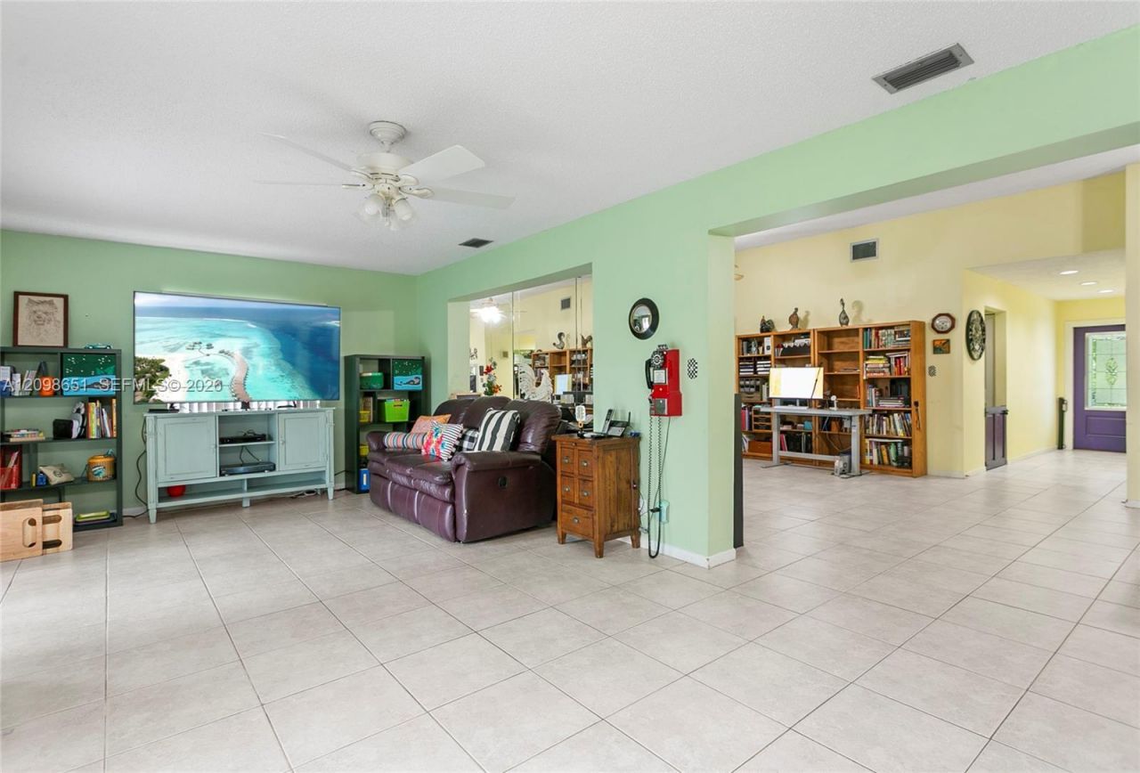 10307 NW 70th St, Tamarac, FL 33321 Photo