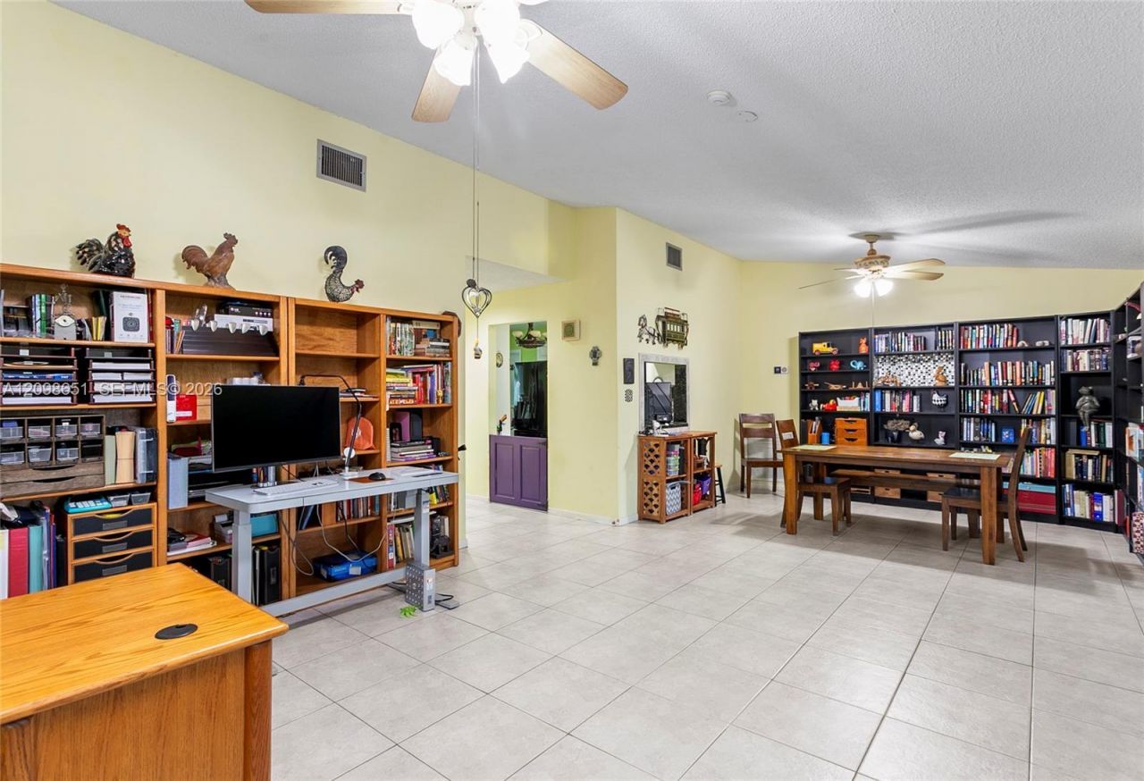 10307 NW 70th St, Tamarac, FL 33321 Photo
