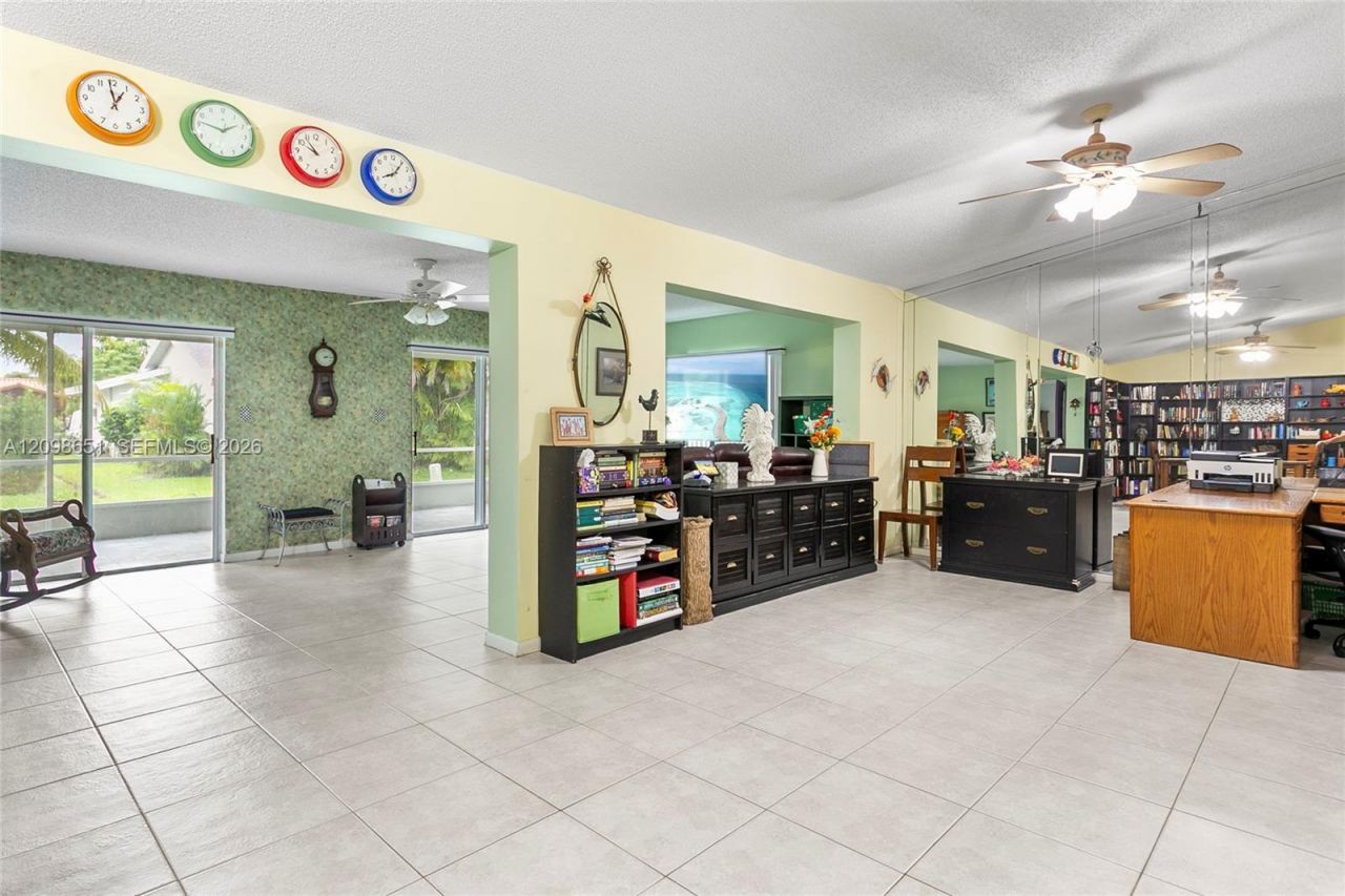 10307 NW 70th St, Tamarac, FL 33321 Photo