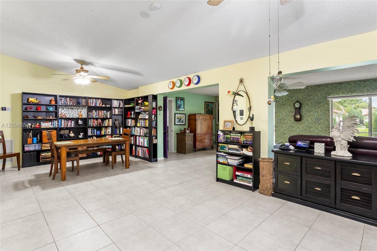 10307 NW 70th St, Tamarac, FL 33321 Photo