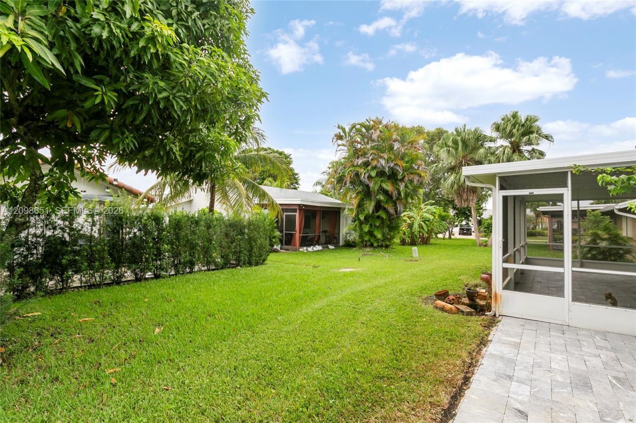 10307 NW 70th St, Tamarac, FL 33321 Photo