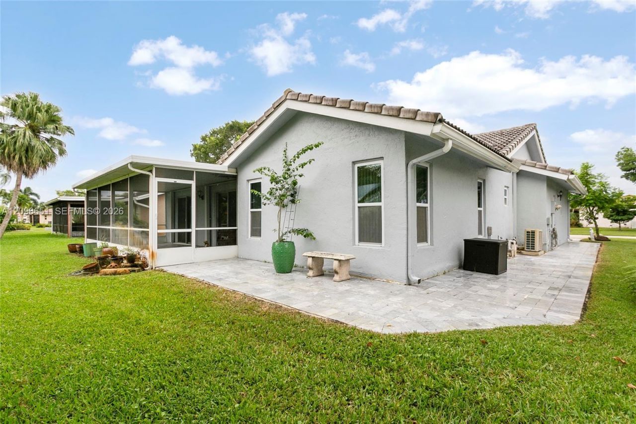 10307 NW 70th St, Tamarac, FL 33321 Photo
