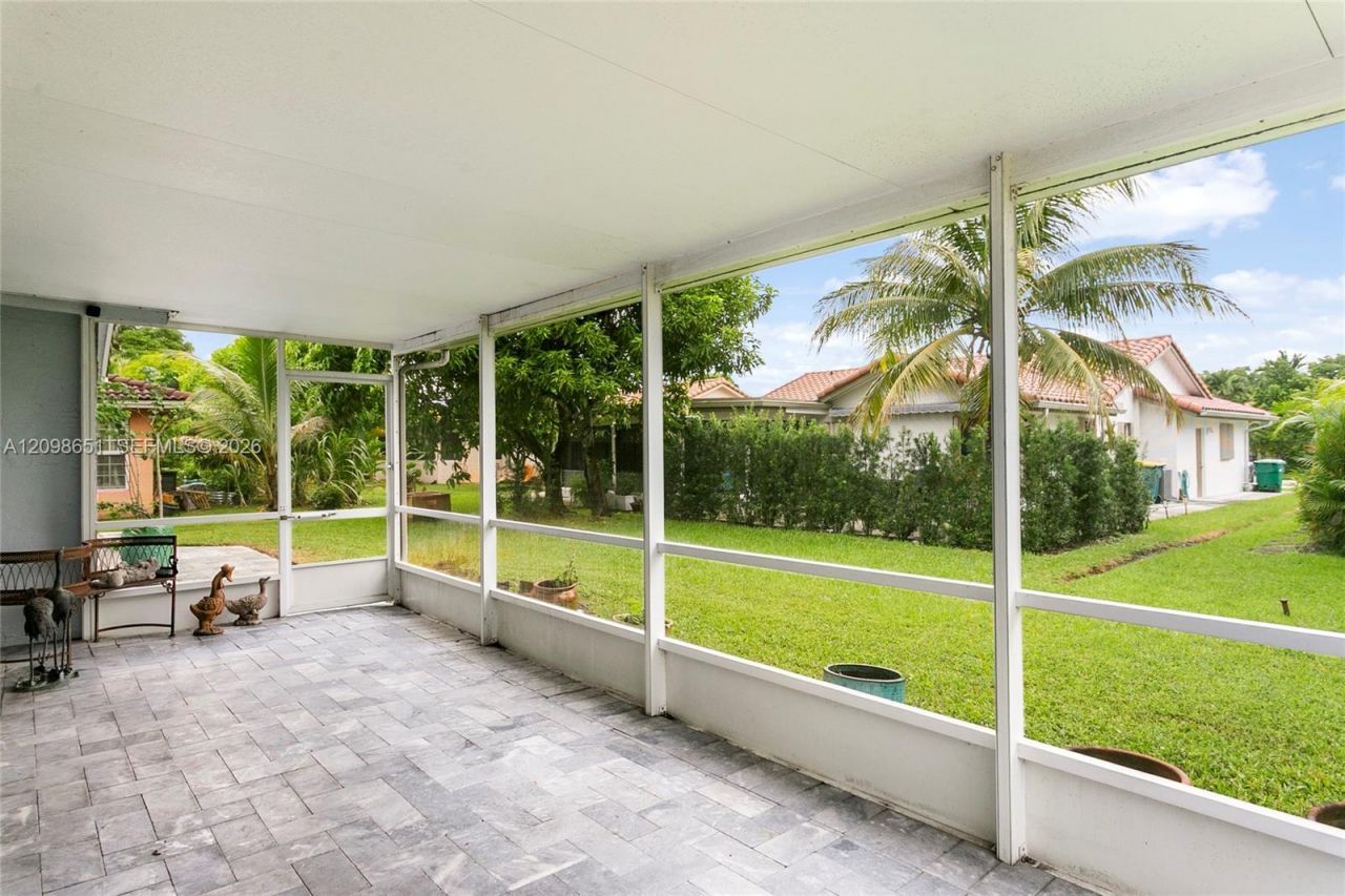 10307 NW 70th St, Tamarac, FL 33321 Photo