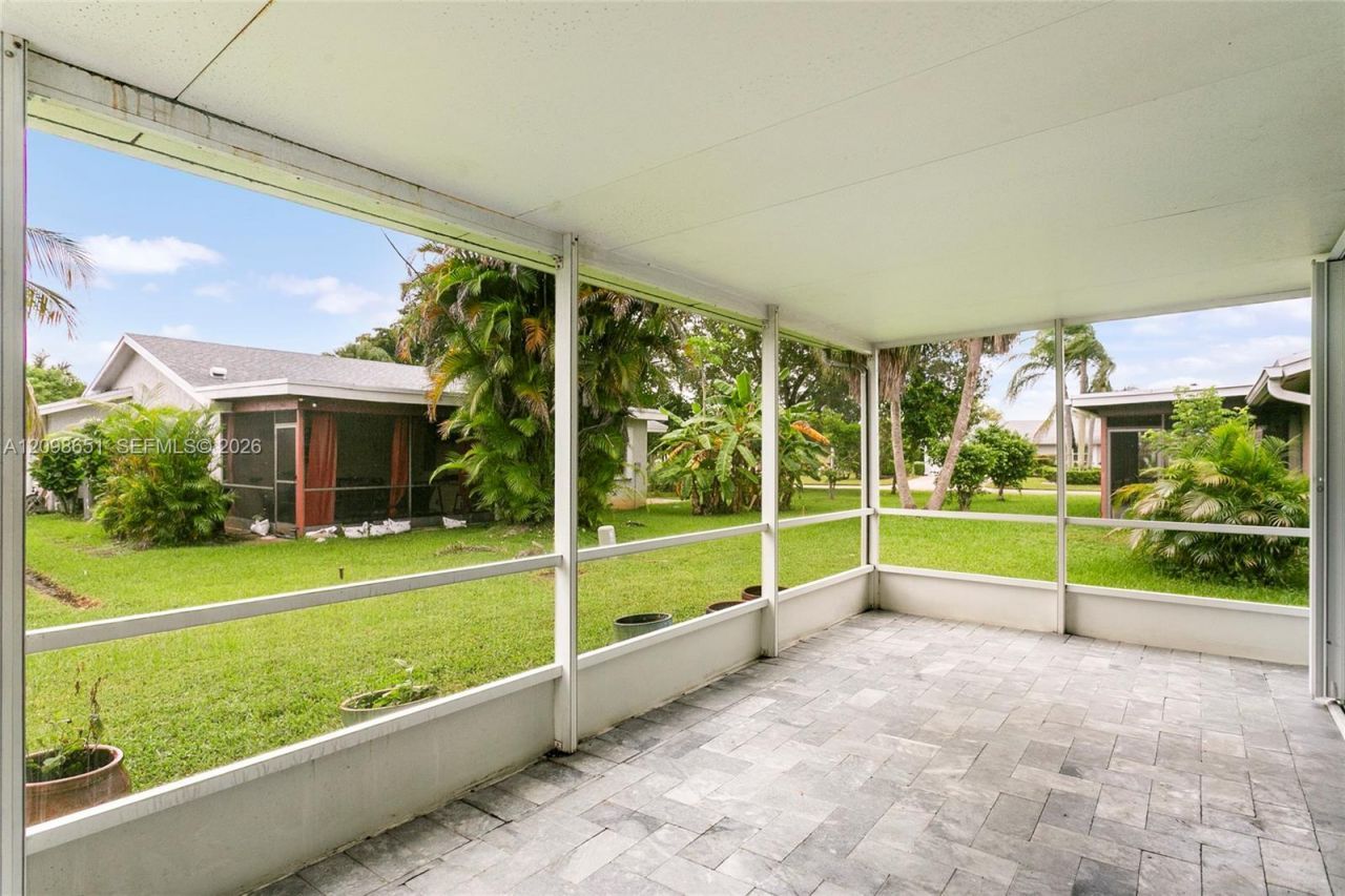 10307 NW 70th St, Tamarac, FL 33321 Photo