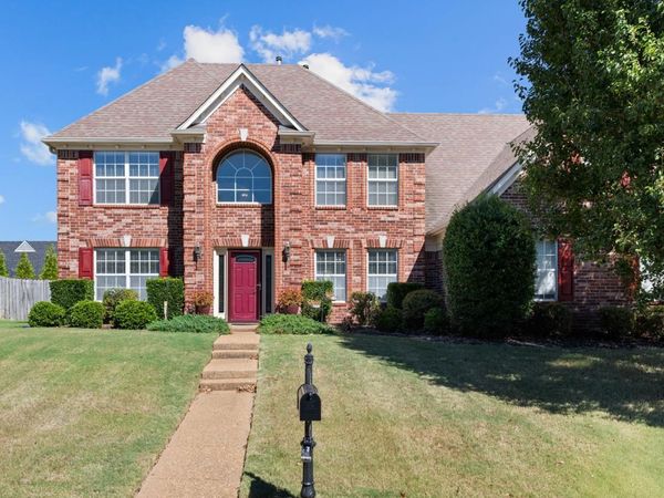 10 MISTY HILL CV, Oakland, TN 38060