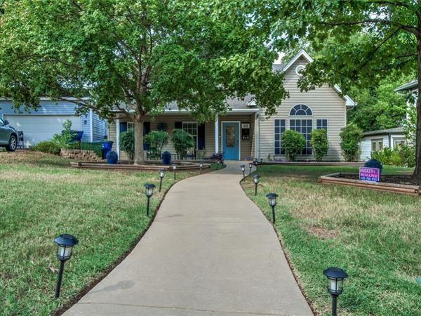 616 E Washington Avenue, Guthrie, OK 73044