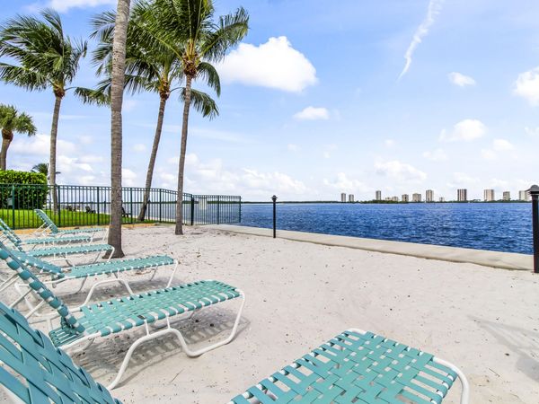 1045 LAKE SHORE Drive, Unit 105, Lake Park, FL 33403