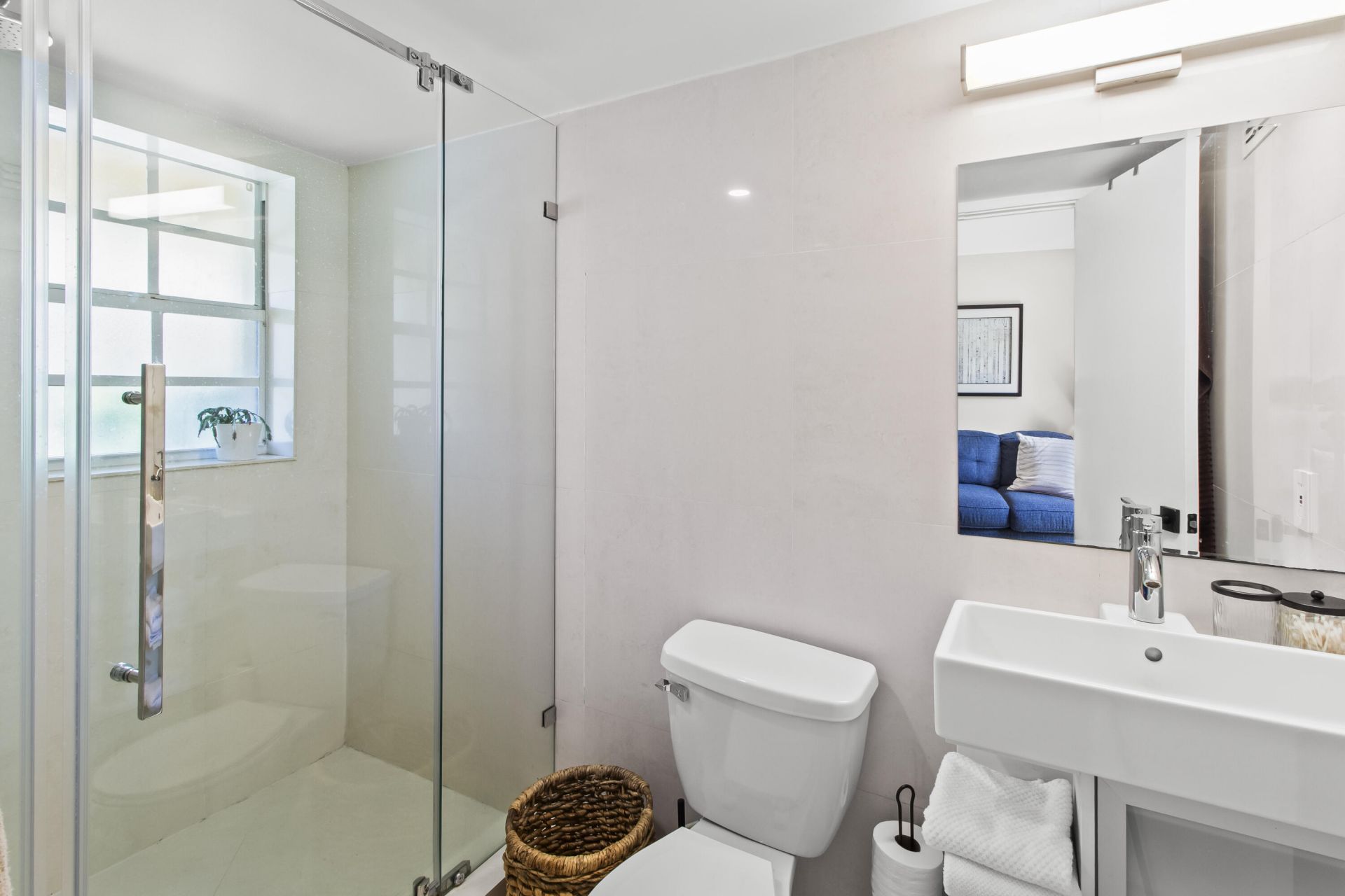 1045 Lake Shore Drive, Unit 105, Lake Park, FL 33403 Photo