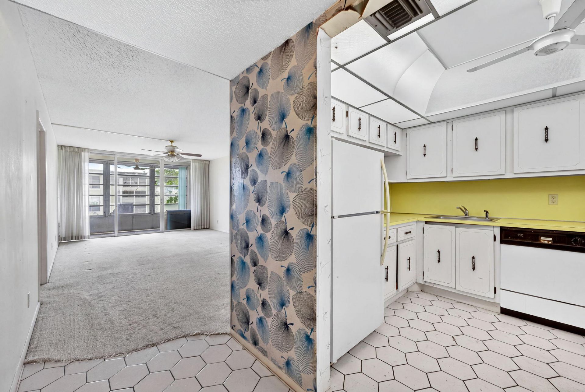 8321 Sands Point Boulevard, Unit D206, Tamarac, FL 33321 Photo