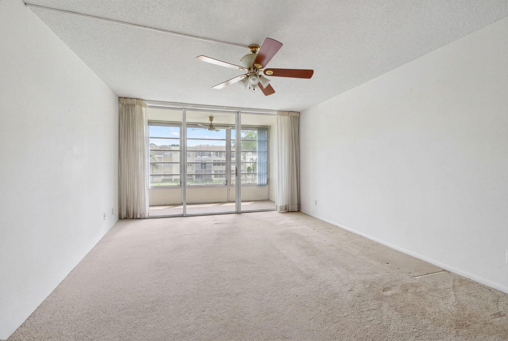 8321 Sands Point Boulevard, Unit D206, Tamarac, FL 33321 Photo