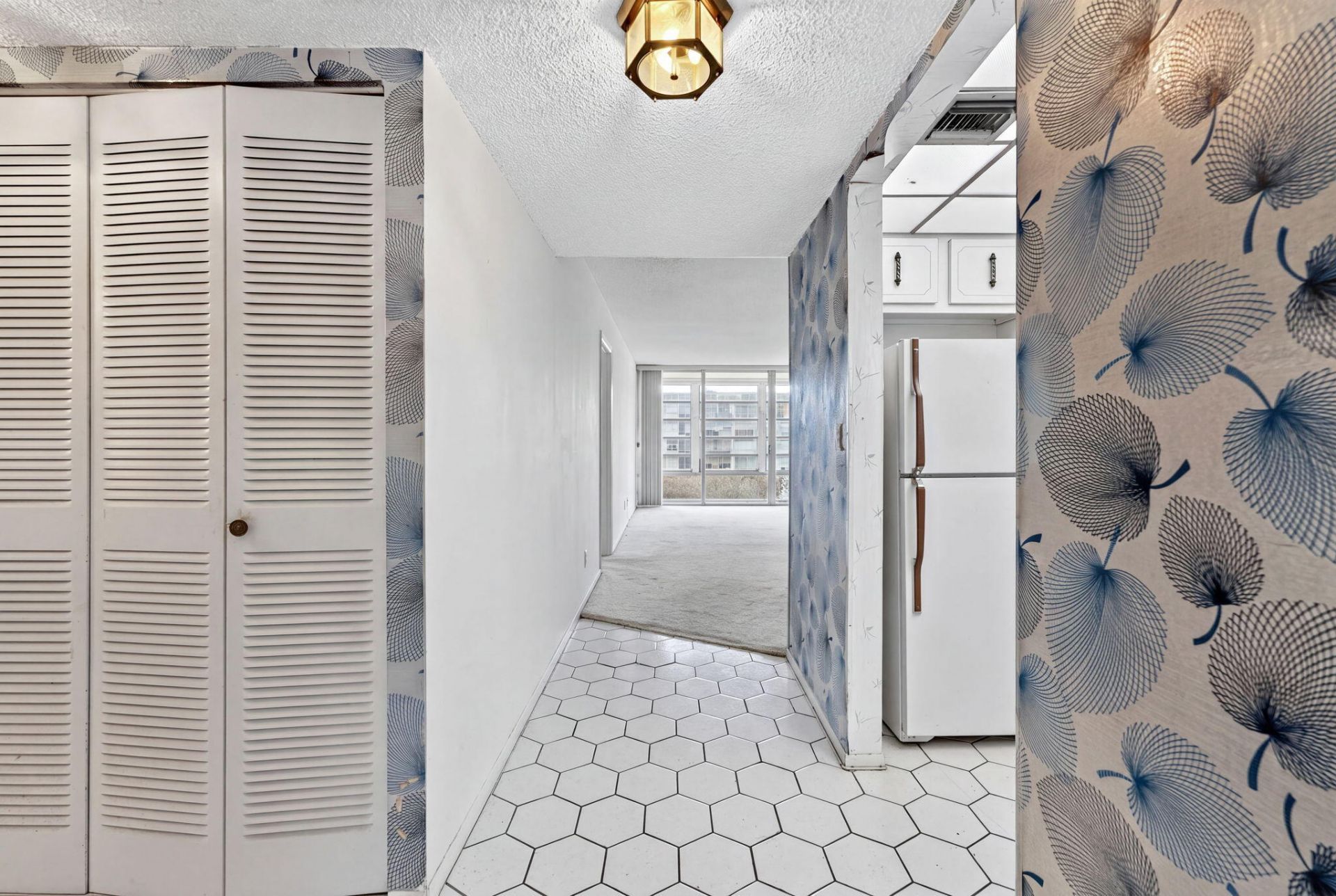8321 Sands Point Boulevard, Unit D206, Tamarac, FL 33321 Photo