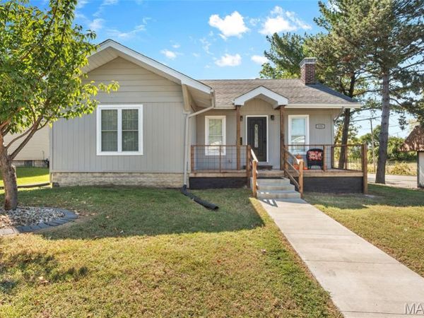 123 W 5th Street, Roxana, IL 62084