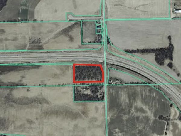 1276 N Tower Road , Freeport, IL 61032