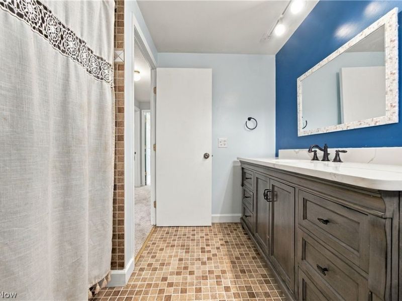 24263 Lebern Drive, North Olmsted, OH 44070 Photo 14