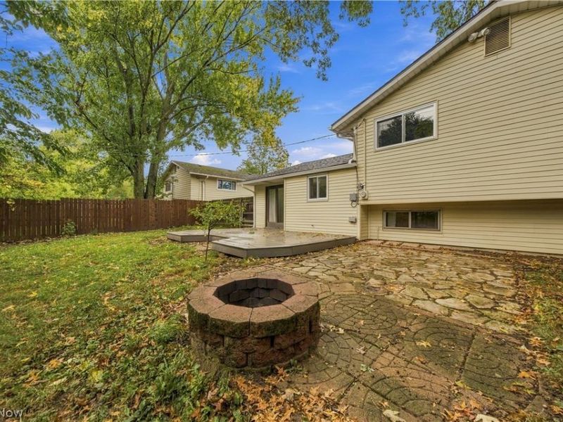 24263 Lebern Drive, North Olmsted, OH 44070 Photo 25