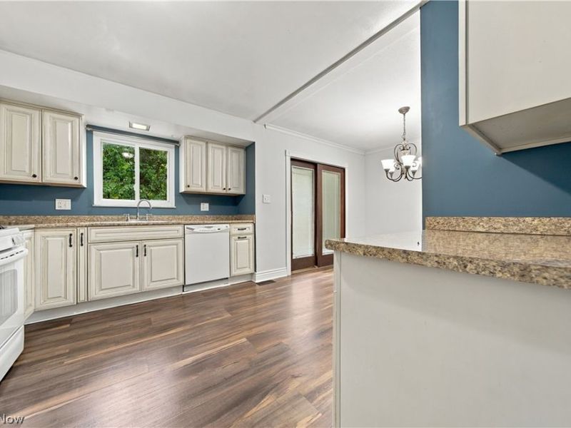 24263 Lebern Drive, North Olmsted, OH 44070 Photo 8