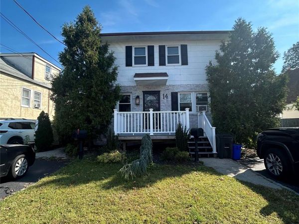 14 Edgewood Road , Port Washington, NY 11050