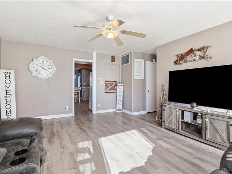 2141 W Mile Road, Springfield, OH 45503 Photo 8