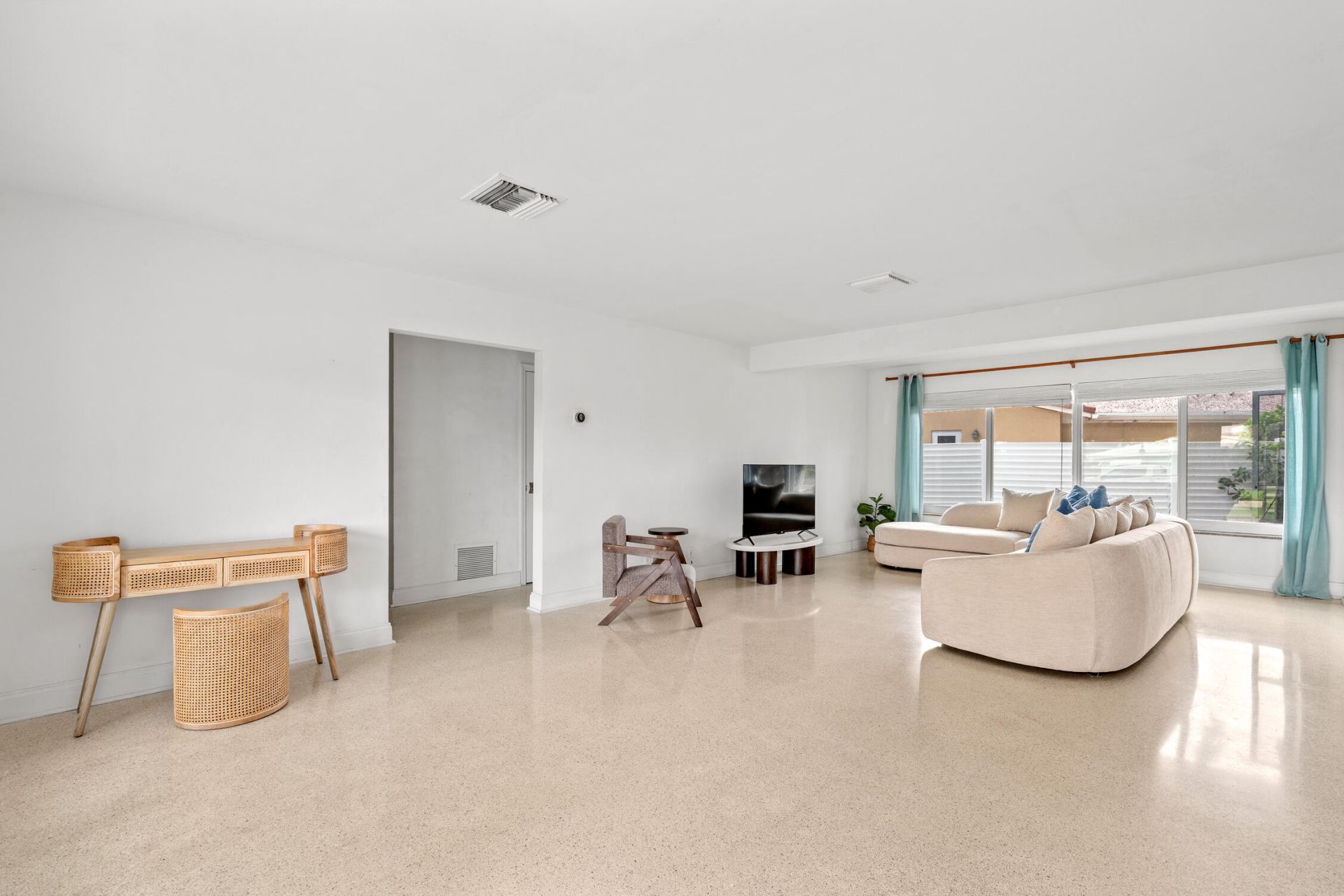 690 SE 5th Court, Pompano Beach, FL 33060 Photo
