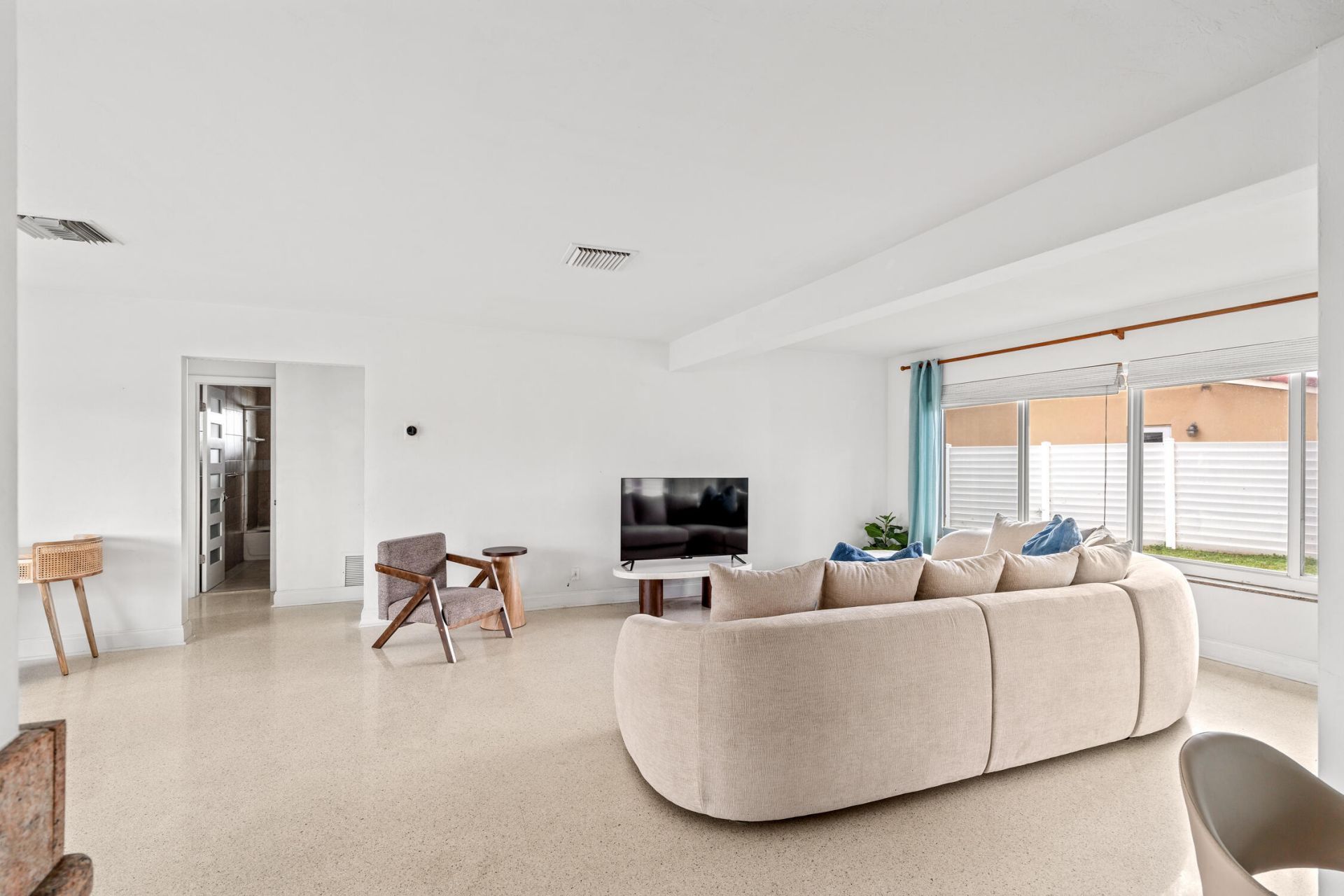 690 SE 5th Court, Pompano Beach, FL 33060 Photo