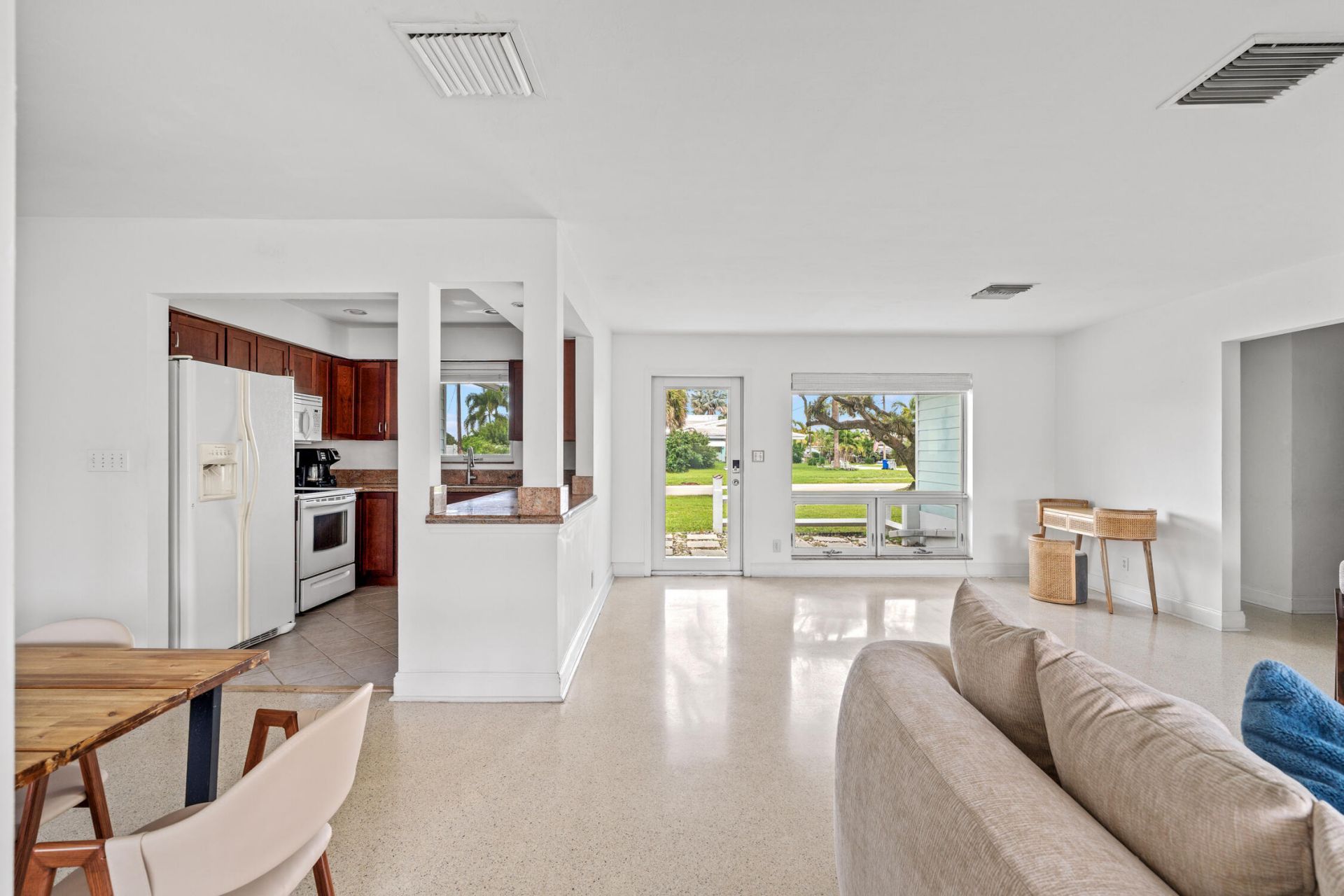 690 SE 5th Court, Pompano Beach, FL 33060 Photo