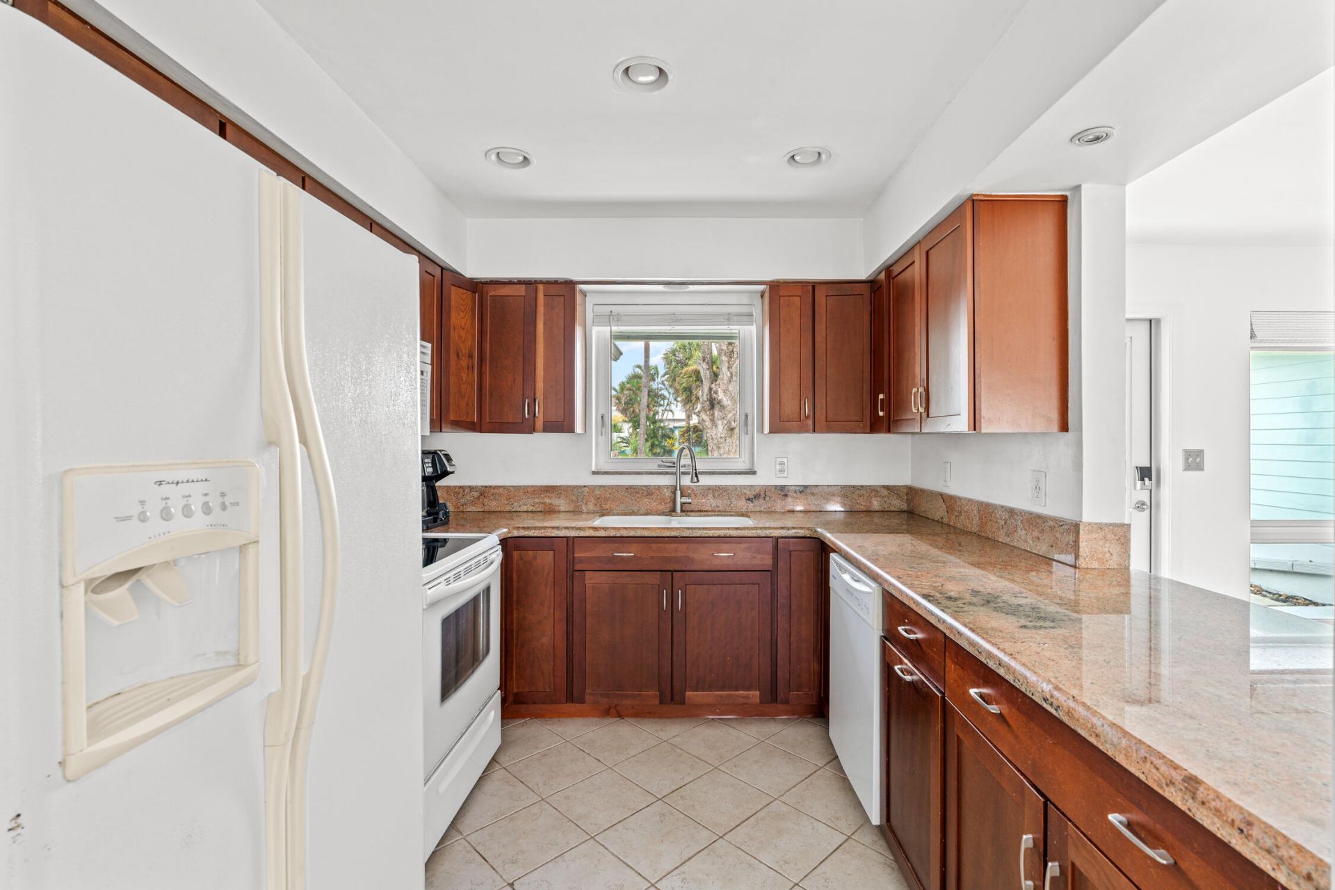 690 SE 5th Court, Pompano Beach, FL 33060 Photo