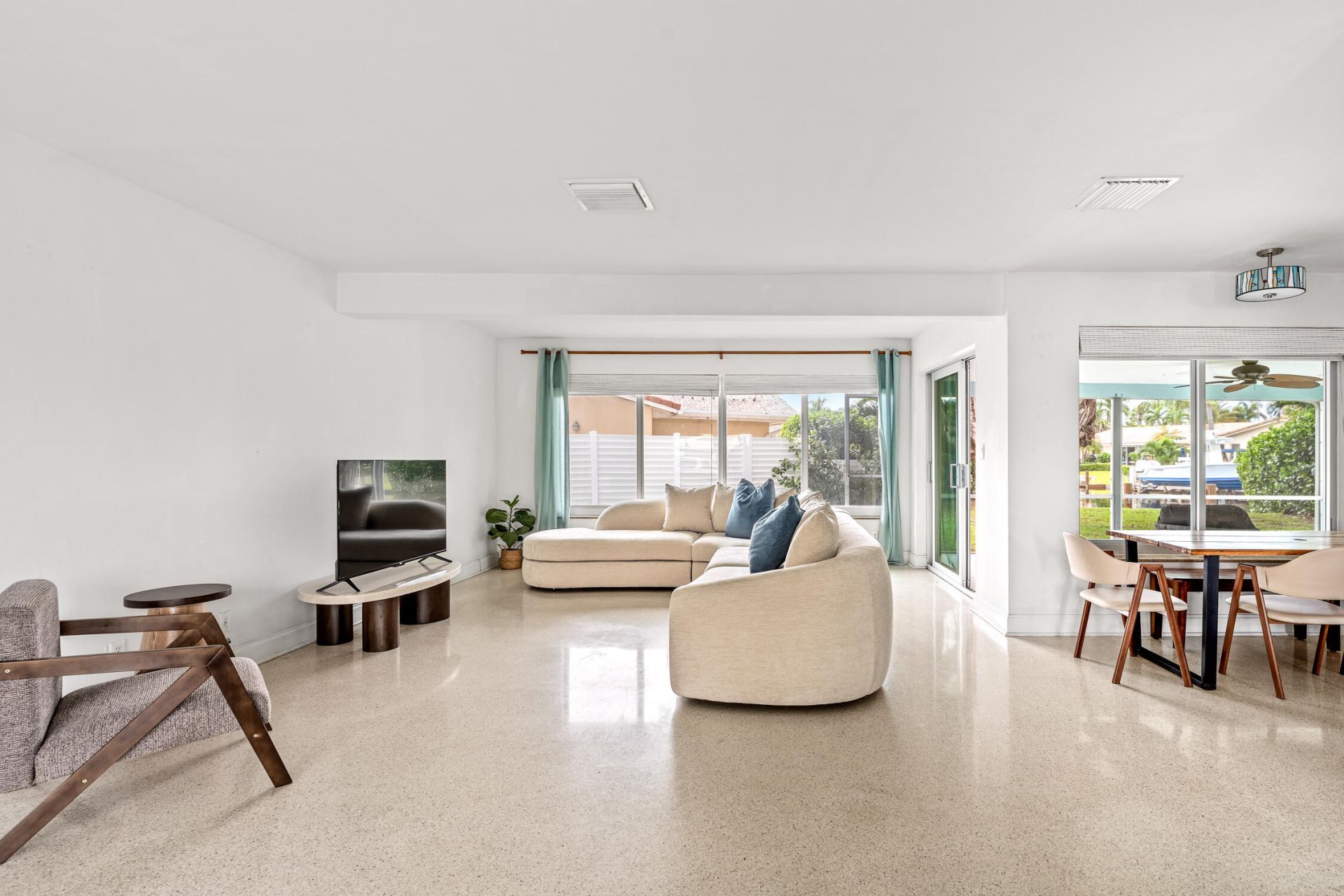 690 SE 5th Court, Pompano Beach, FL 33060 Photo