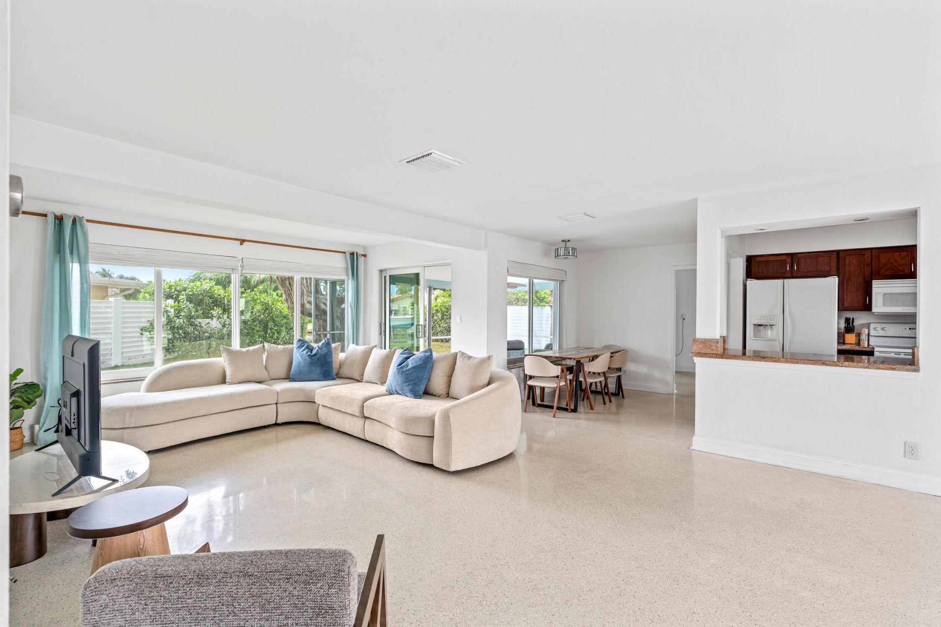 690 SE 5th Court, Pompano Beach, FL 33060 Photo