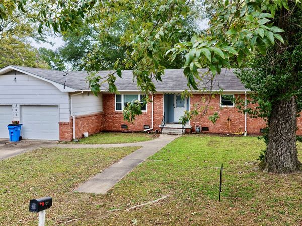507 NW 2nd Street , Checotah, OK 74426