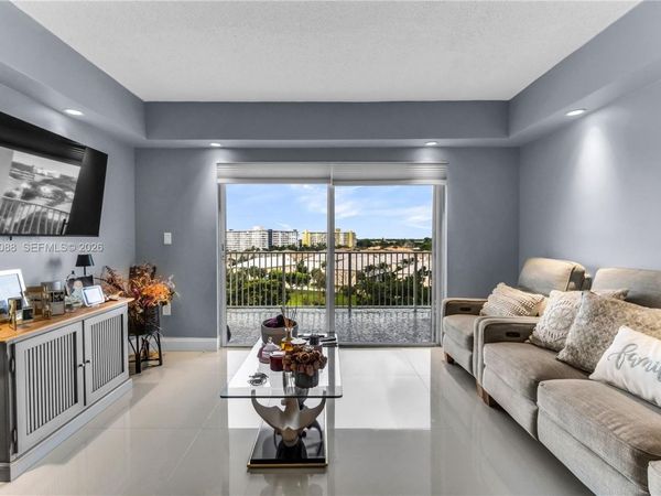 3850 Washington St , Unit 704, Hollywood, FL 33021