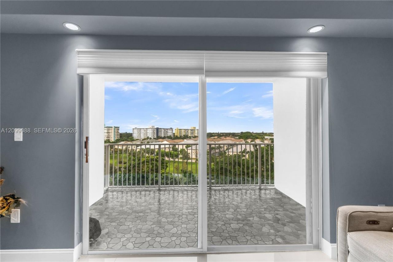 3850 Washington St , Unit 704, Hollywood, FL 33021 Photo