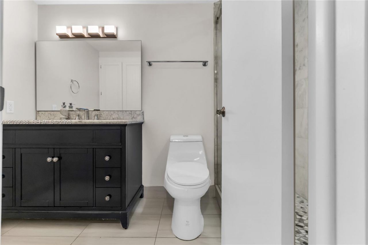 3850 Washington St , Unit 704, Hollywood, FL 33021 Photo
