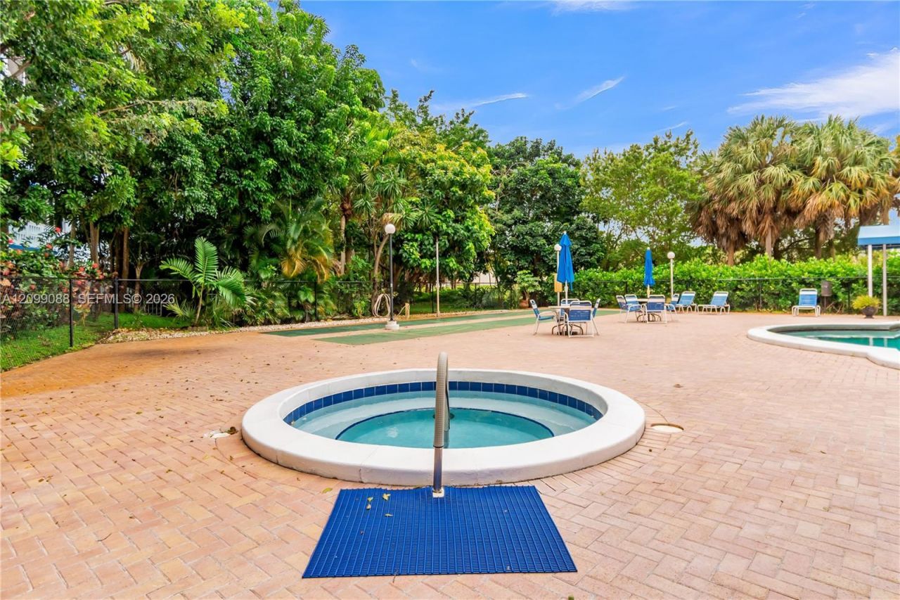 3850 Washington St , Unit 704, Hollywood, FL 33021 Photo