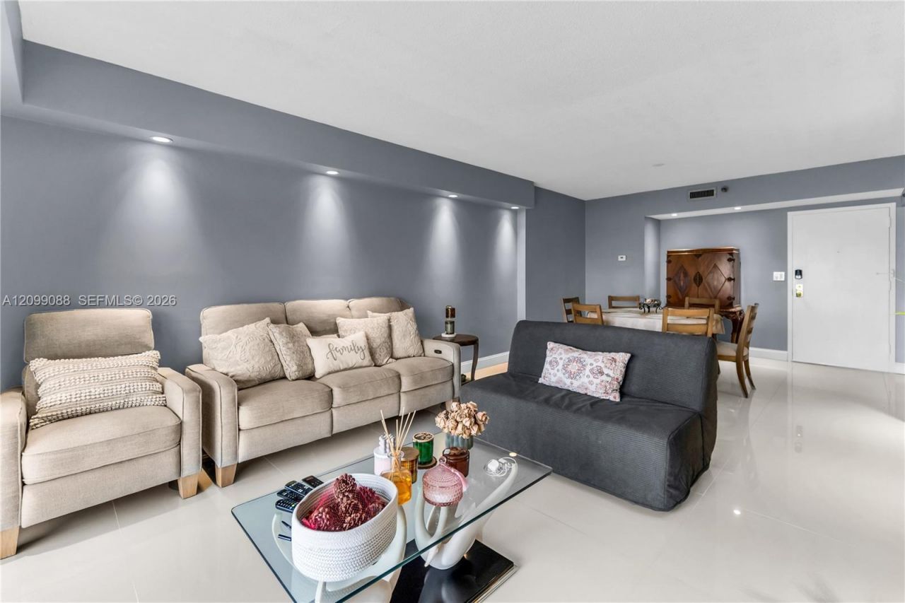 3850 Washington St , Unit 704, Hollywood, FL 33021 Photo