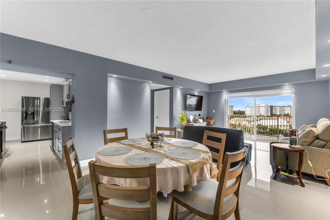 3850 Washington St , Unit 704, Hollywood, FL 33021 Photo