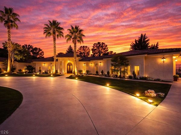 7360 Darby Avenue, Las Vegas, NV 89117