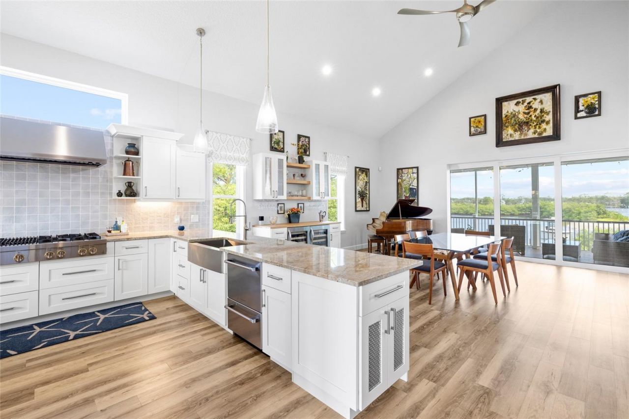 1512 Riverside Drive, Tarpon Springs, FL 34689 Photo
