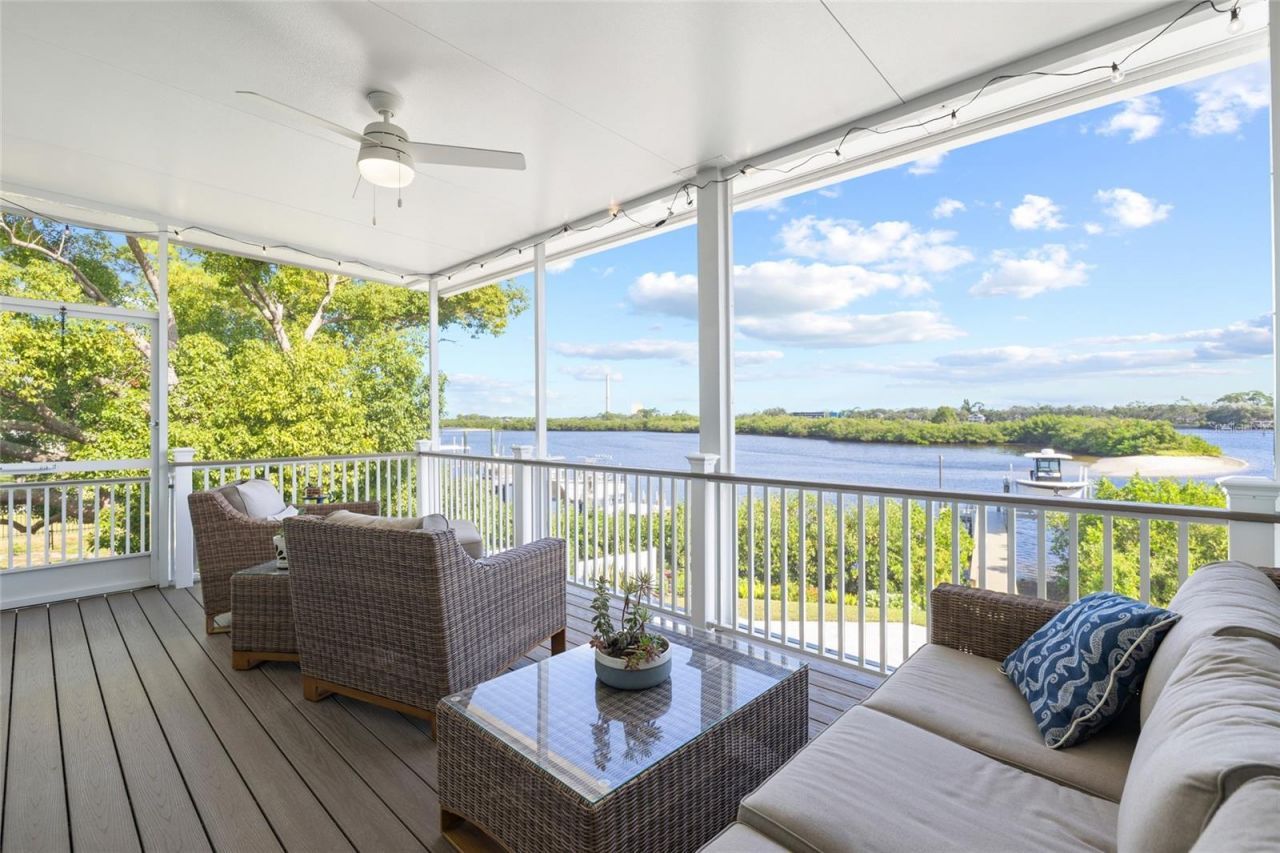 1512 Riverside Drive, Tarpon Springs, FL 34689 Photo