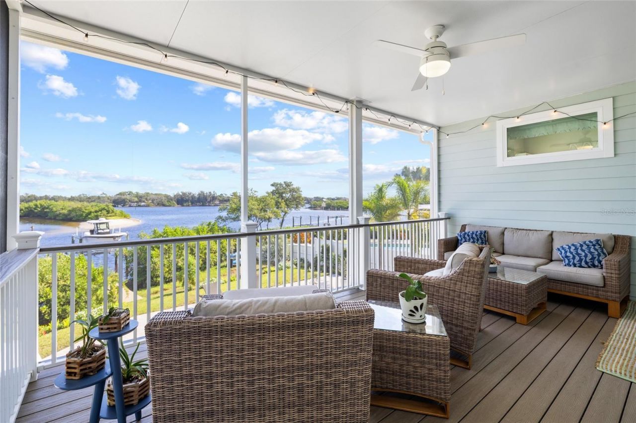 1512 Riverside Drive, Tarpon Springs, FL 34689 Photo