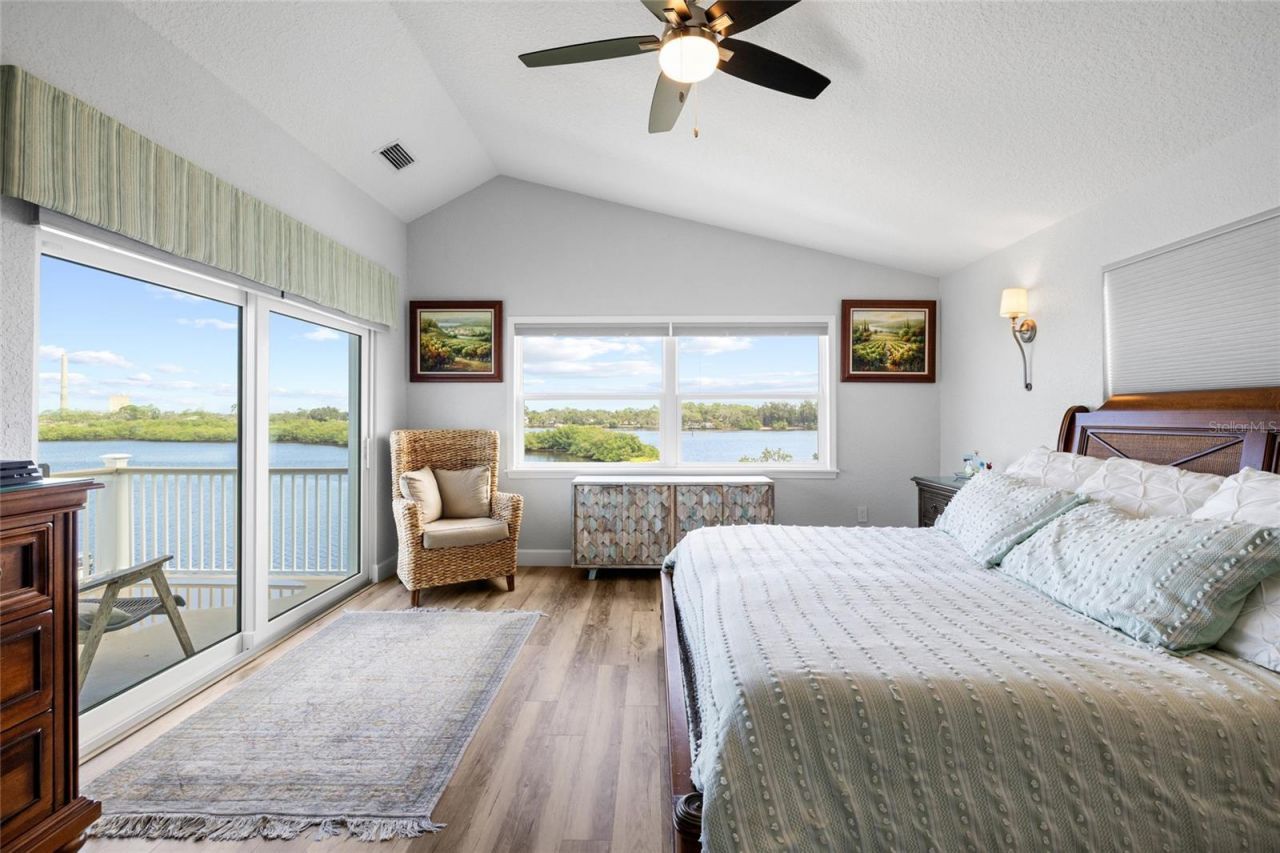 1512 Riverside Drive, Tarpon Springs, FL 34689 Photo