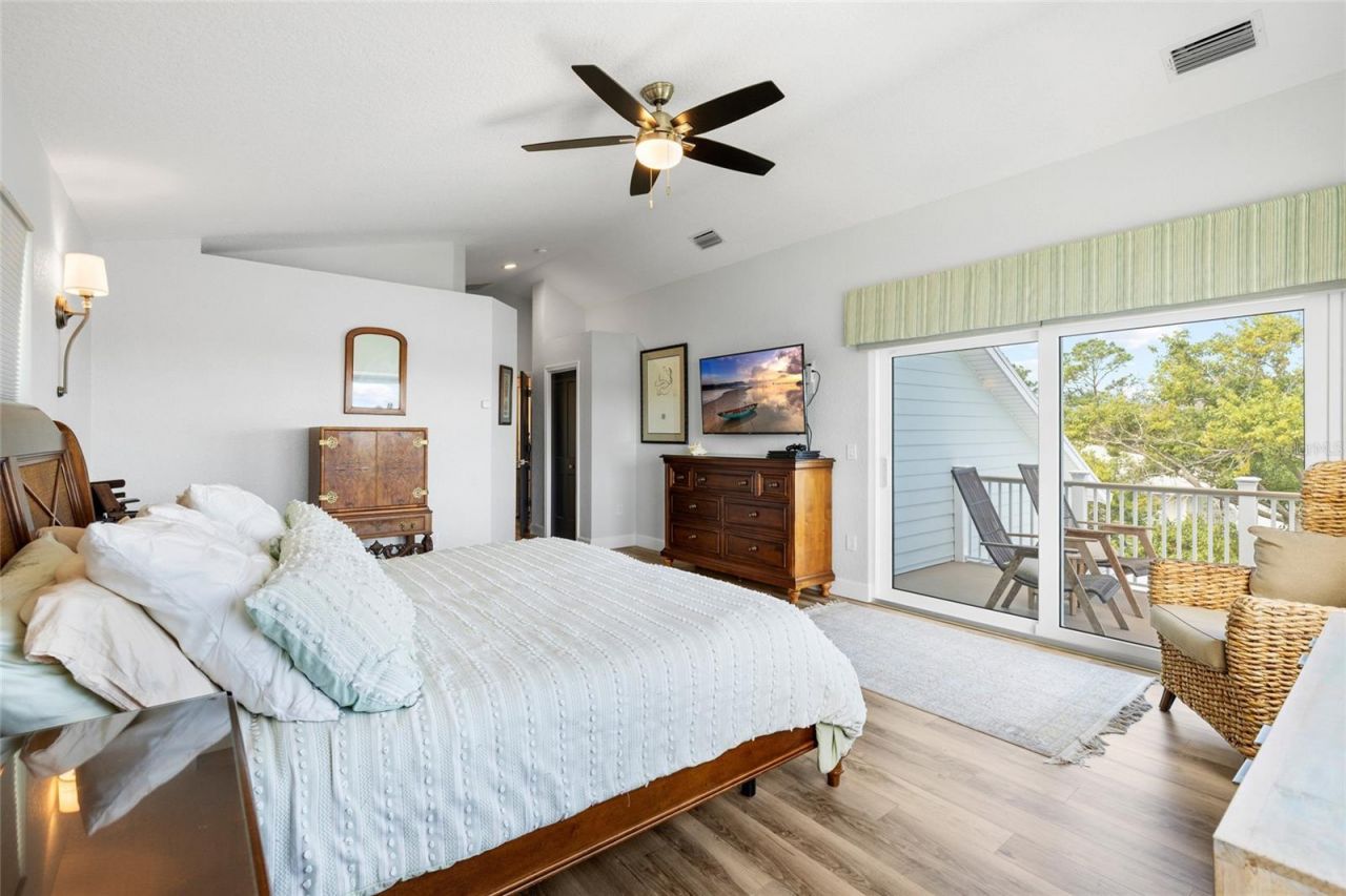 1512 Riverside Drive, Tarpon Springs, FL 34689 Photo