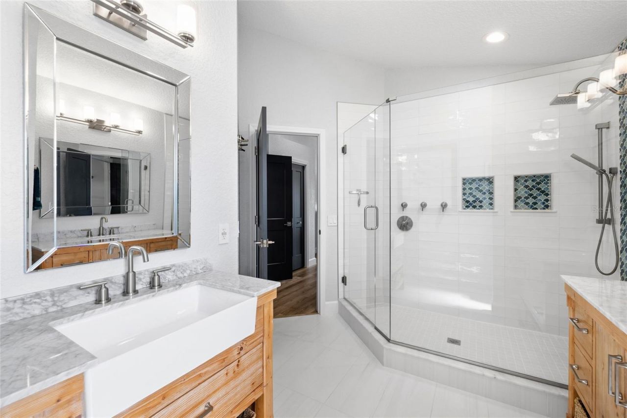 1512 Riverside Drive, Tarpon Springs, FL 34689 Photo