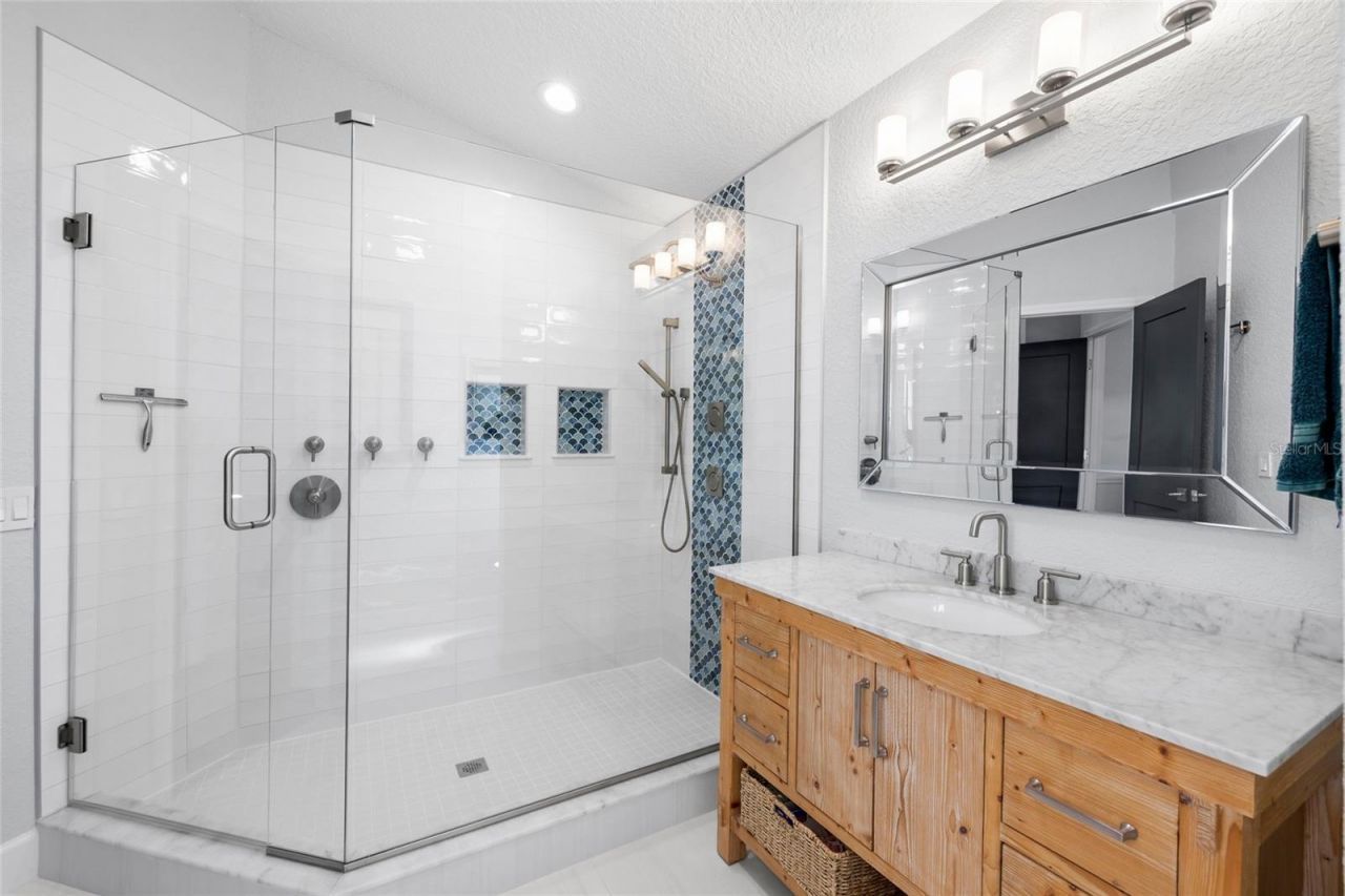 1512 Riverside Drive, Tarpon Springs, FL 34689 Photo